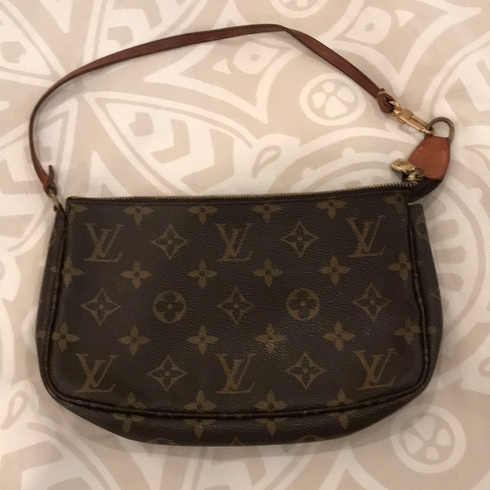 Louis Vuitton Pochette